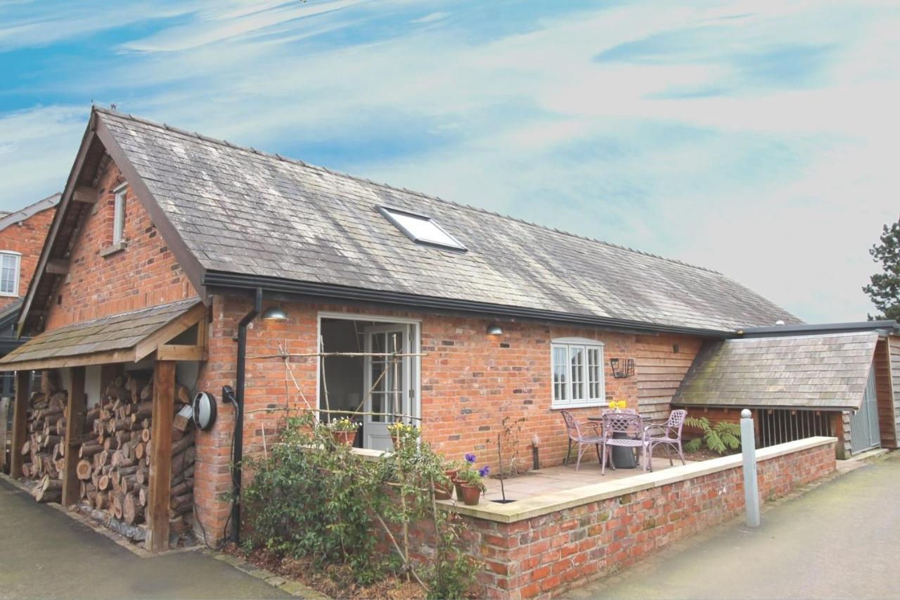 The Hayloft - Cheshire Villa Crewe Bagian luar foto