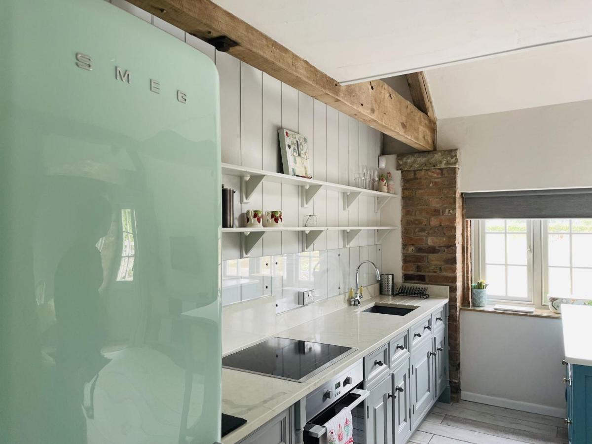 The Hayloft - Cheshire Villa Crewe Bagian luar foto