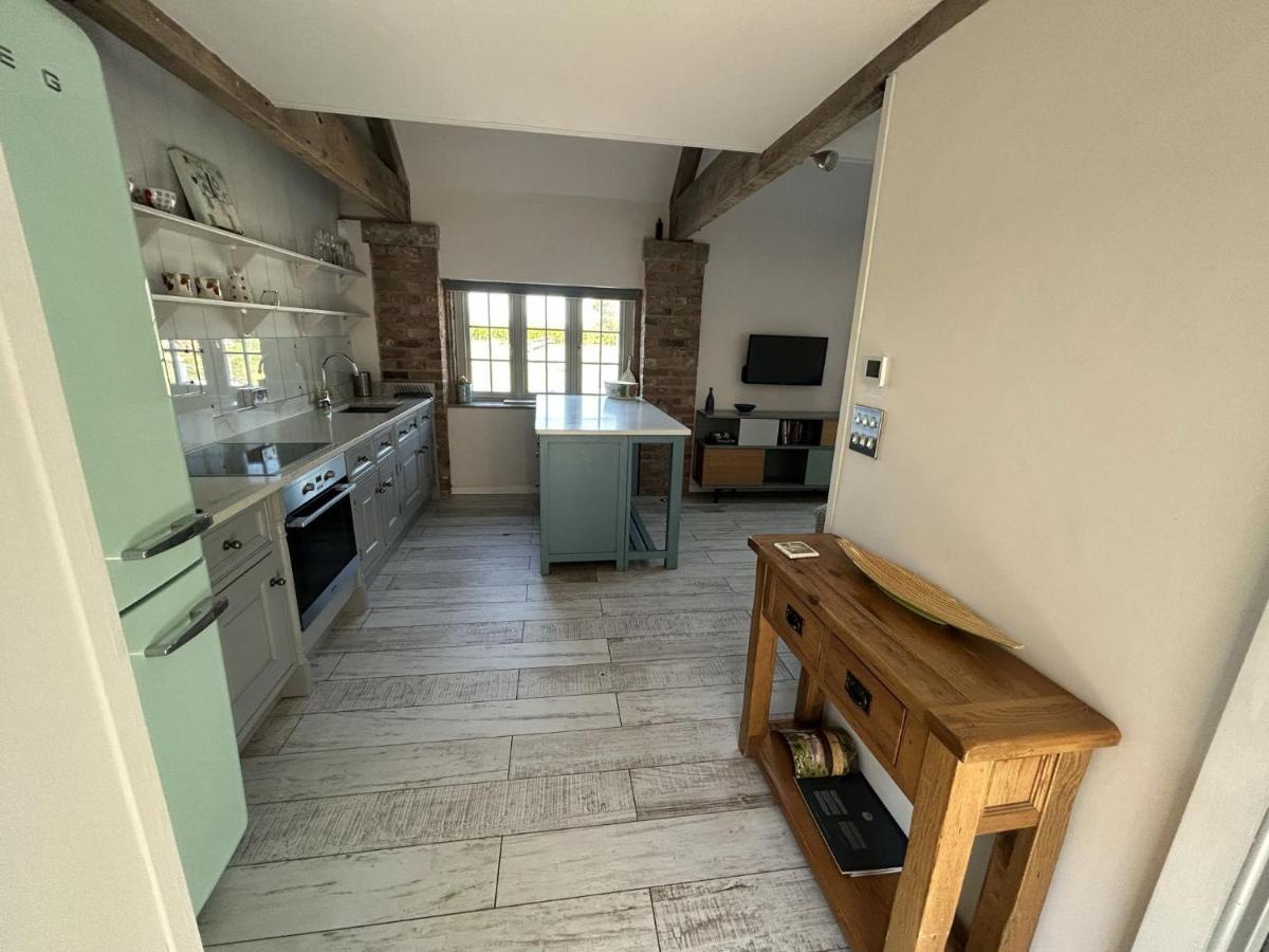 The Hayloft - Cheshire Villa Crewe Bagian luar foto