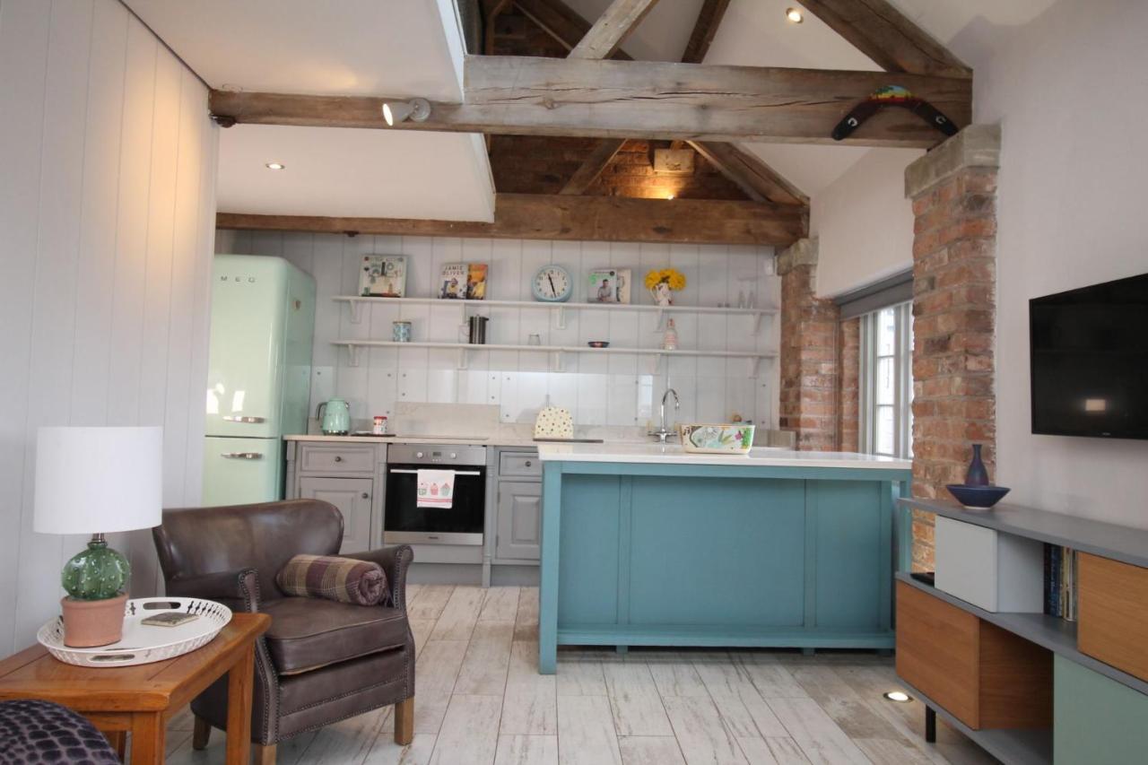 The Hayloft - Cheshire Villa Crewe Bagian luar foto