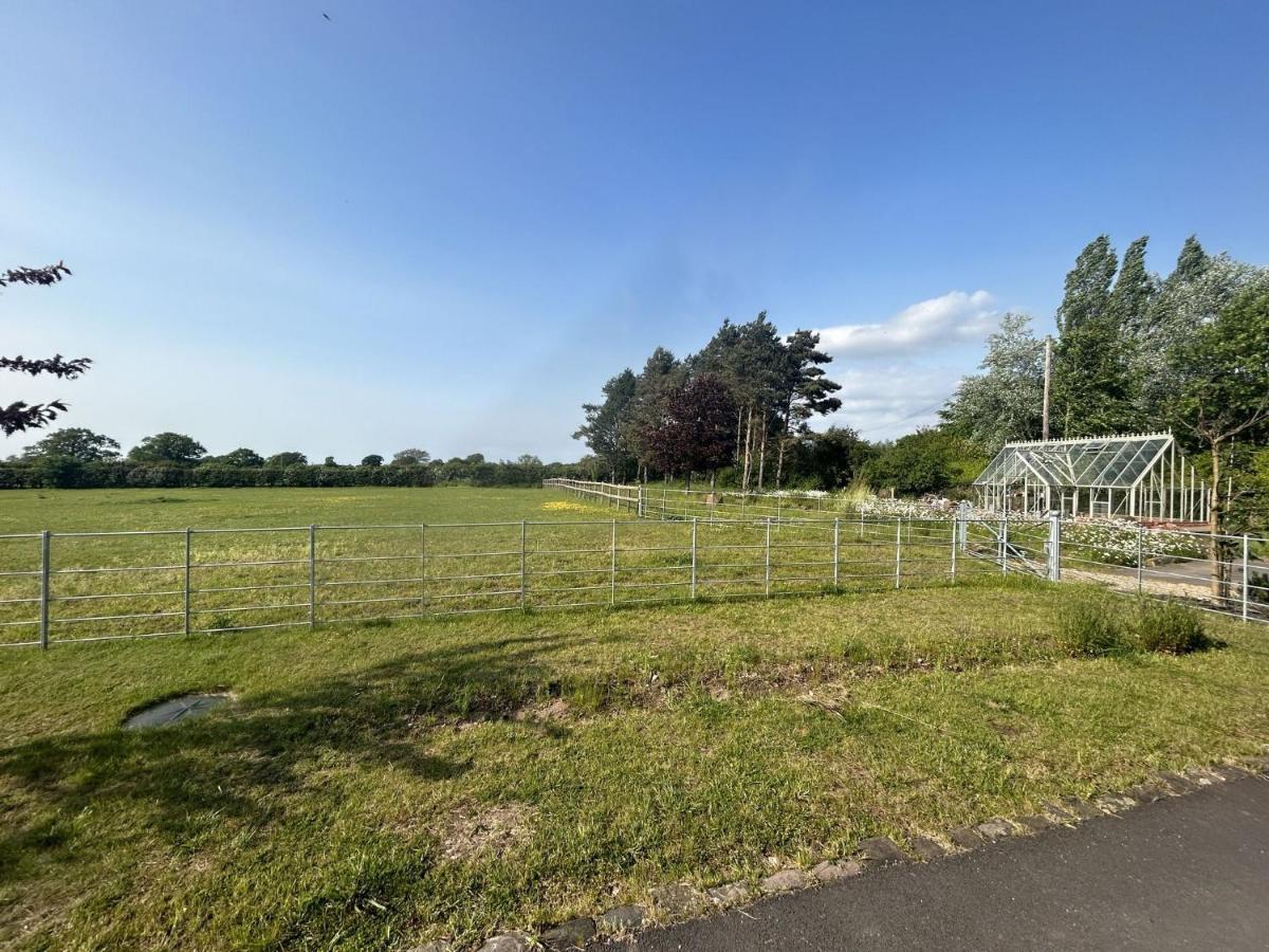 The Hayloft - Cheshire Villa Crewe Bagian luar foto