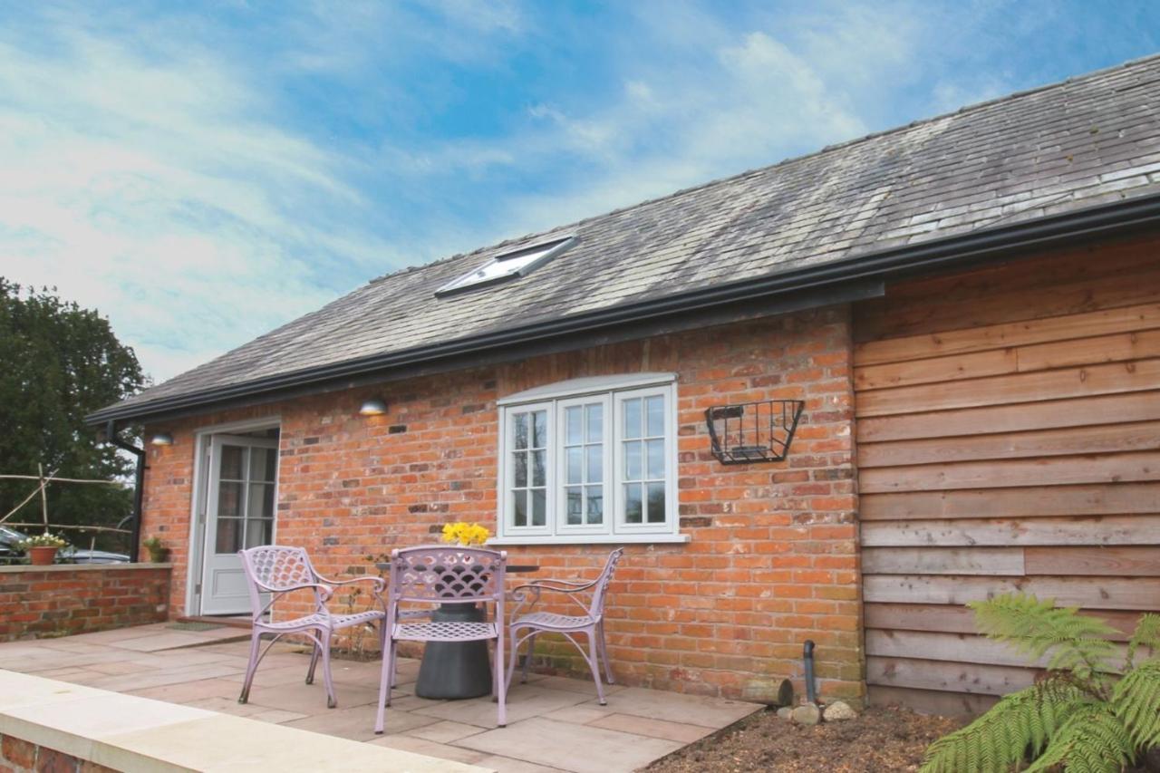 The Hayloft - Cheshire Villa Crewe Bagian luar foto