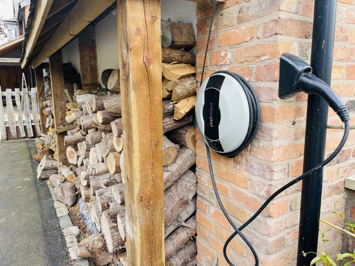 The Hayloft - Cheshire Villa Crewe Bagian luar foto