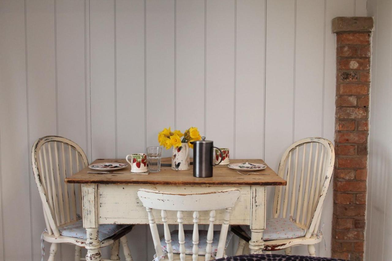 The Hayloft - Cheshire Villa Crewe Bagian luar foto