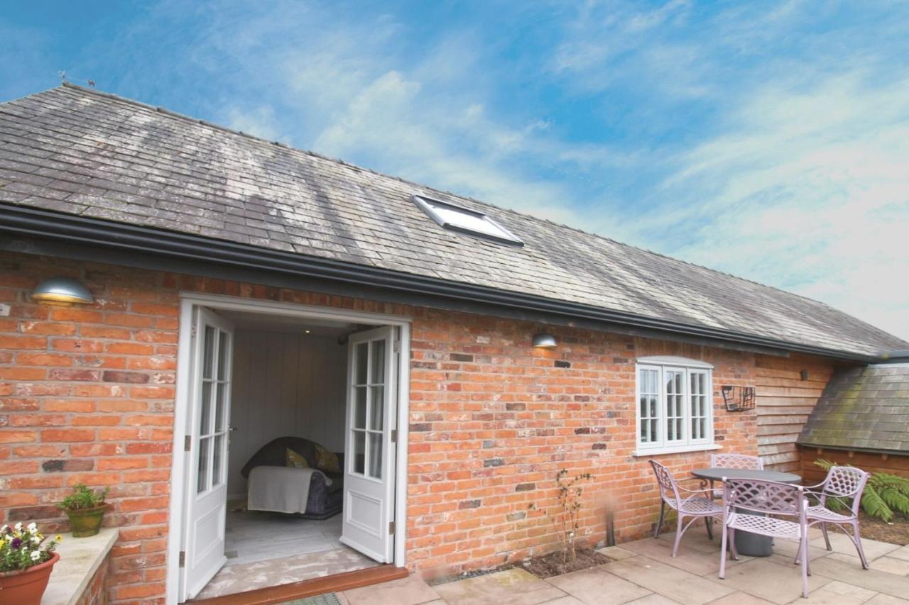 The Hayloft - Cheshire Villa Crewe Bagian luar foto